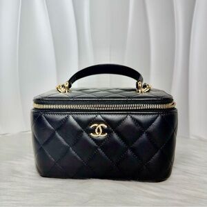CHANEL Quilted Lambskin Top Handle Vanity Case with Gold Hardware